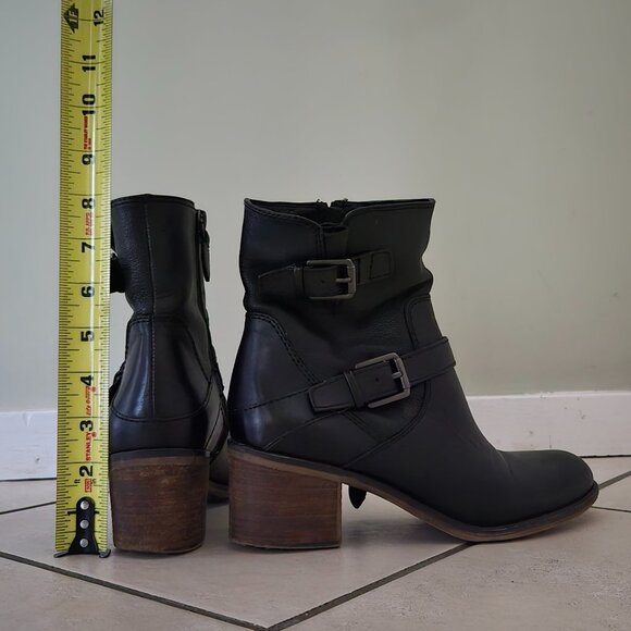 Franco Sarto Larisa 2 Black Leather Double Buckle High Ankle Heeled Boot Sz 7 - Picture 5 of 5